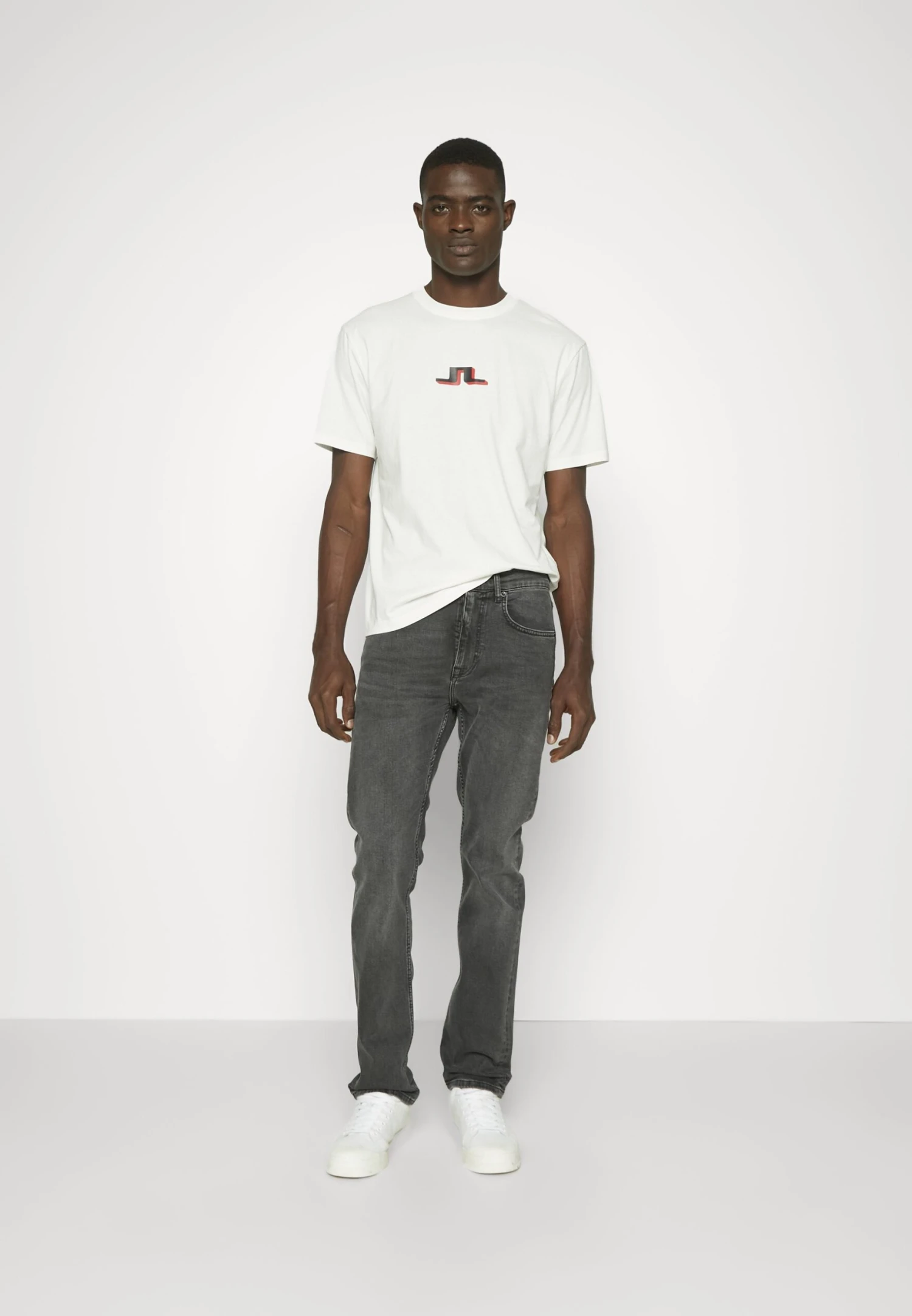 J.Lindeberg Darcy Logo TeeT-Shirt Con StampaCloud White Uomo T-shirt E Polo JL122O06H-A11 3 J.Lindeberg Darcy Logo TeeT-Shirt Con StampaCloud White Uomo T-shirt E Polo JL122O06H-A11 - immagine 3