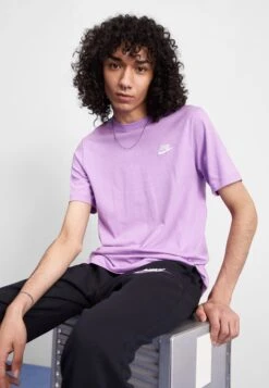 Nike Sportswear Club TeeT-Shirt BasicViolet Shock Uomo T-shirt E Polo NI122O0CE-I15