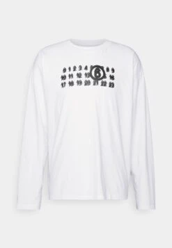 MM6 Maison Margiela Maglietta A Manica LungaOff White Uomo T-shirt E Polo MMA22O00D-A11 12 MM6 Maison Margiela Maglietta A Manica LungaOff White Uomo T-shirt E Polo MMA22O00D-A11 -Negozio Di Abbigliamento Zalando e08ae9980bd548a98f6f853d29e6c110